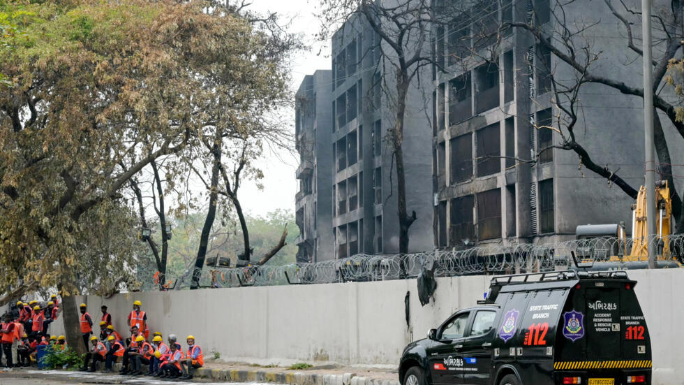 Unos edificios de la ciudad india de Ahmedabad afectados por el accidente aéreo de Air India, en una imagen del 16 de junio de 2025