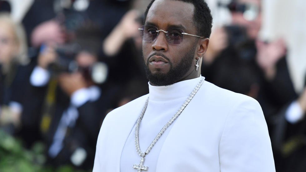 El músico Sean Combs está bajo custodia pendiente de su juicio por violencia sexual y conspiración criminal
