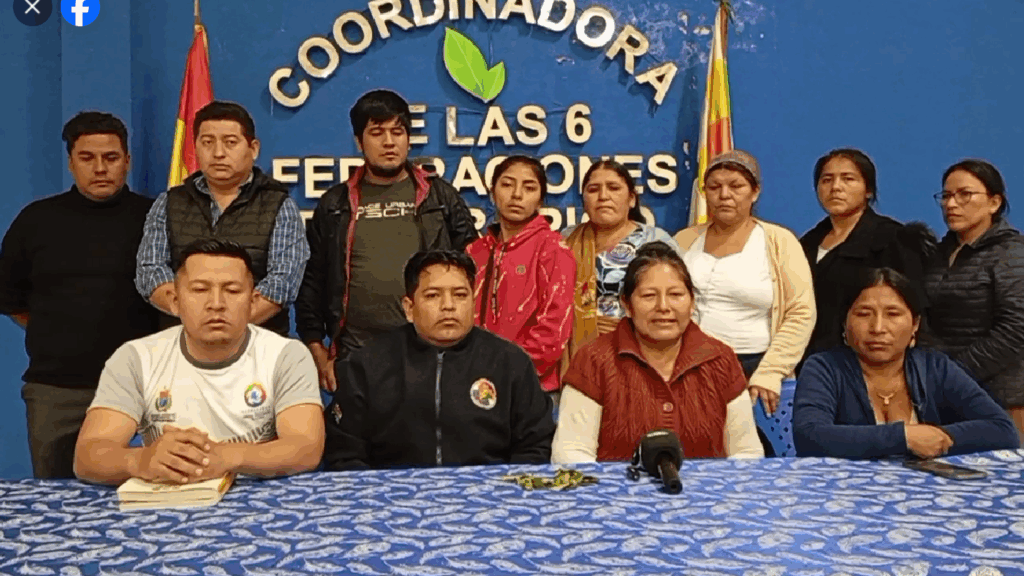 Los dirigentes evistas en la conferencia de este viernes, en el trópico de Cochabamba. / Foto: Captura de video.