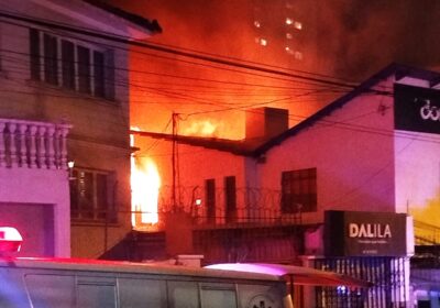 El incendio en Sopocachi., en La Paz. / Foto: Ministerio de Gobierno.