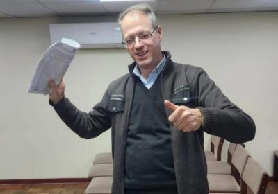 Jaime Dunn cuando realizó el trámite en la Contraloría. / Foto: JD.