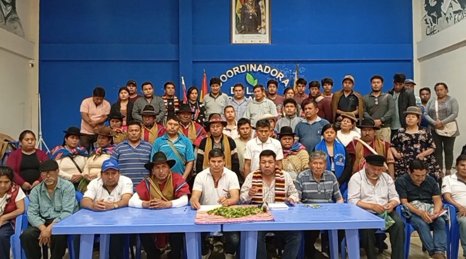 Los dirigentes campesinos de la CSUTCB que se reunieron el domingo en Lauca Ñ. / Foto: RKC.