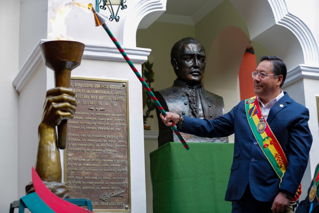 Luis Arce en la casa de Pedro Domingo Murillo. / Foto: Gobierno.