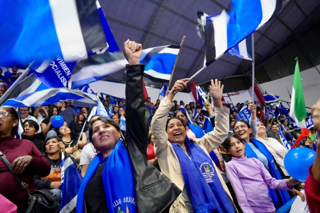 Militantes del MAS en un ampliado. / Foto Gróver García.