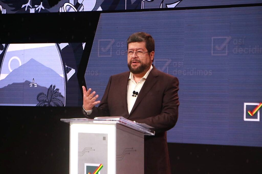Samuel Doria Medina en el debate de Unitel. / Foto: Unitel.
