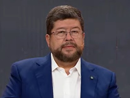 «Me imagino que no puedes dormir porque vas a ser quien entierre al MAS», le dice Samuel a Del Castillo