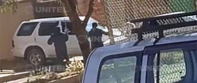 En medio de disparos, delincuentes escapan de una casa tras ser sorprendidos por los propietarios
