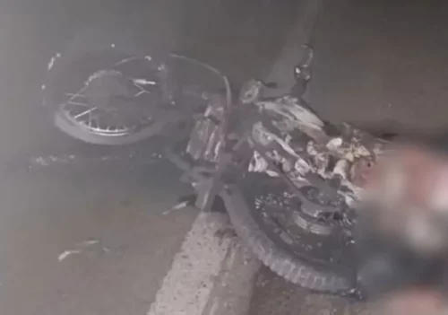 Mototaxista muere calcinado tras ser arrastrado 80 metros por camión