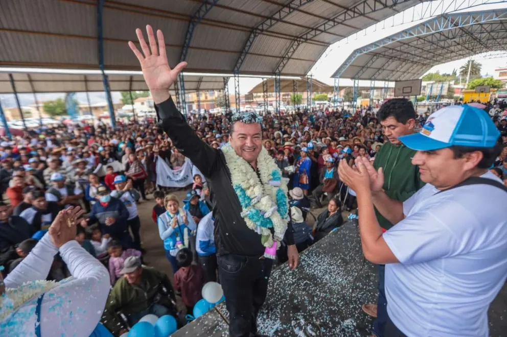 Jhonny Fernández en campaña. Foto: Roberto Quispe