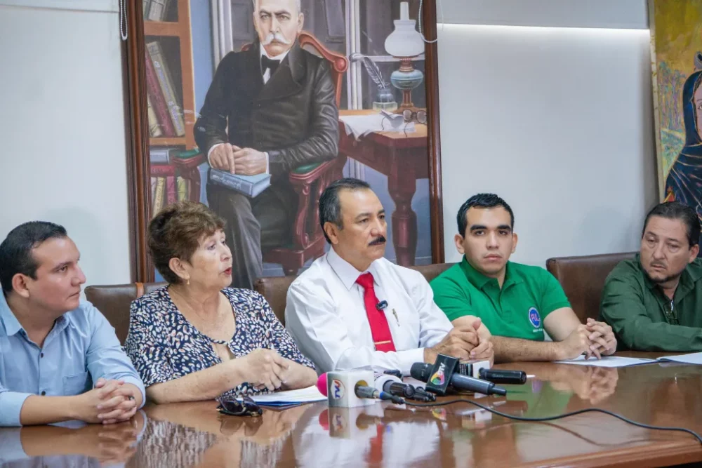 Representantes de la Uagrm buscan garantizar unas elecciones transparentes.