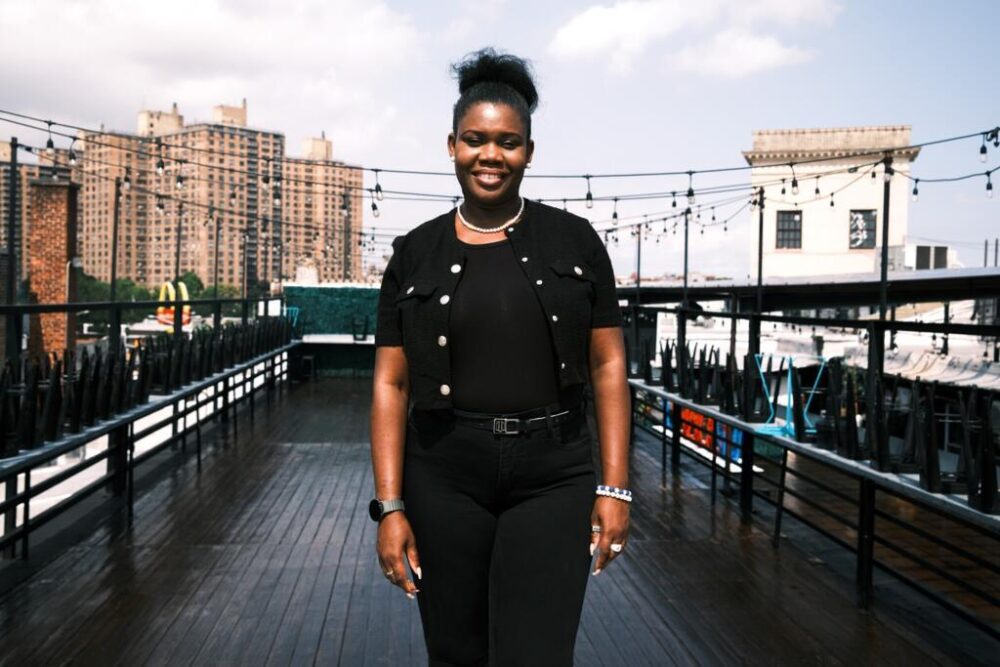 La abogada haitiana Stephanie Delia que asesora a compatriotas suyos en los temas de migración y estatus de protección temporal (TPS)