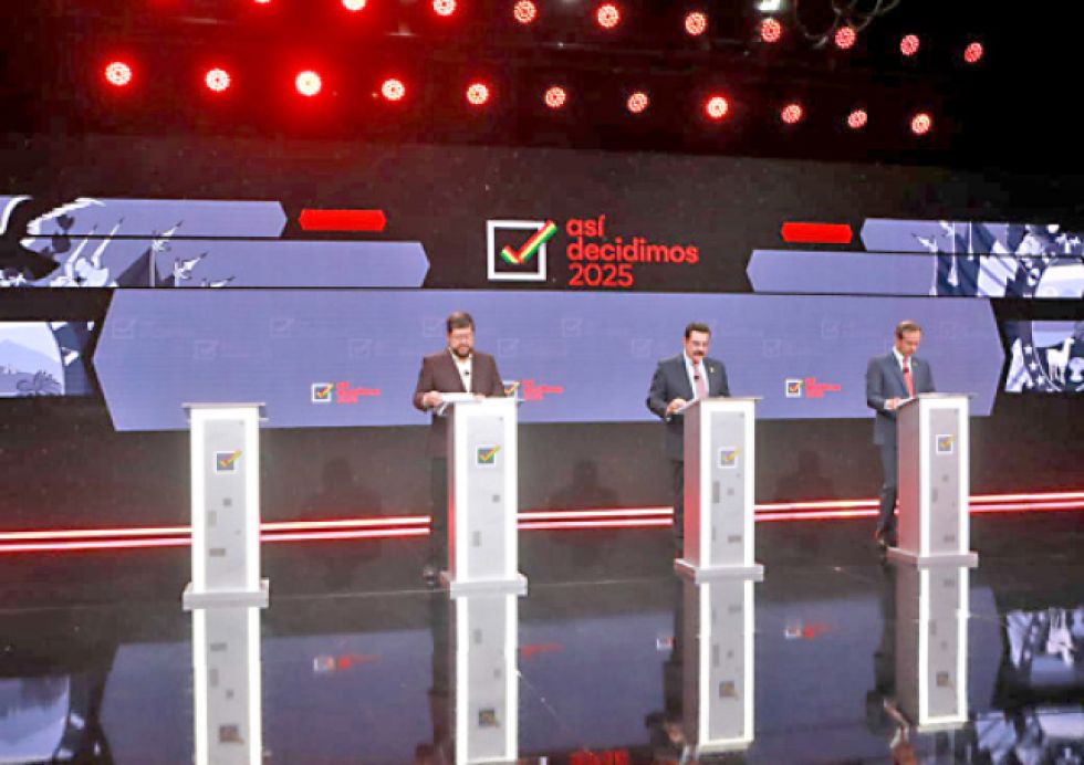 DEBATE. Los candidatos, en la red Unitel.
