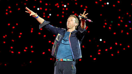 Coldplay lanza advertencia tras el escándalo del CEO sorprendido con amante en uno de sus conciertos