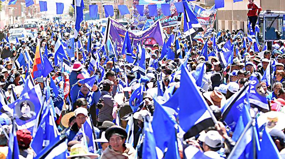 MAS. Militantes del Movimiento Al Socialismo, en una concentración.