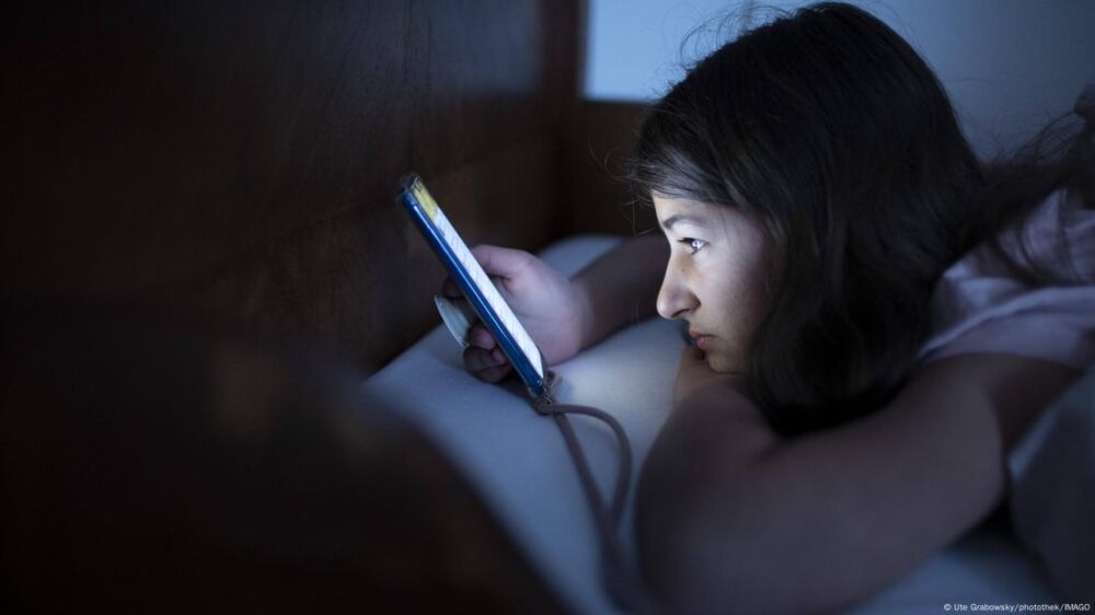El FBI alertó sobre el fuerte aumento de sextorsión a menores en EE. UU., con víctimas de 14 a 17 años y casos ligados a suicidios.