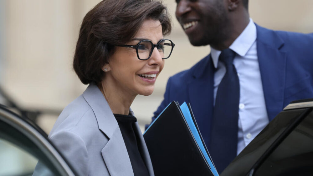 La ministra de Cultura de Francia, Rachida Dati, acude a una reunión de gabinete en el Palacio del Elíseo, en París, el 16 de julio de 2025