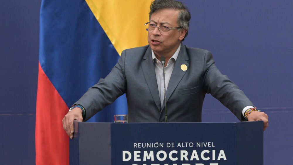El presidente de Colombia, Gustavo Petro, en una cumbre con otros mandatarios de izquierdas en Santiago de Chile el 21 de julio de 2025