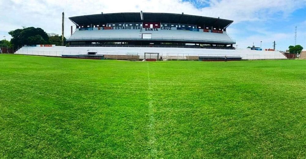 El estadio Real Santa Cruz puede volver a acoger partidos de la División Profesional.