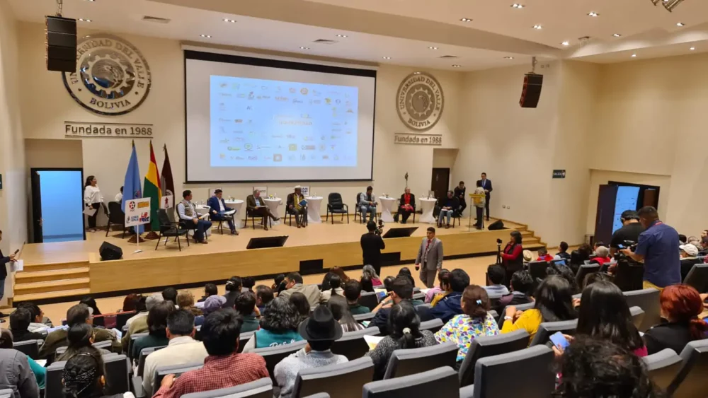 Foro sobre la crisis ambiental. Foto: Sumando Voces Bolivia .