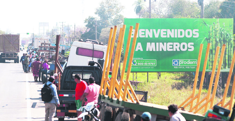 En Minero los transportistas hacen filas desde hace catorce días/Foto: Ricardo Montero