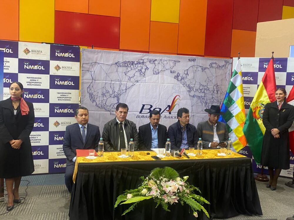 Inaguración del vuelo a Cuzco desde el aeropuerto internacional de El Alto. Foto: Miriam Chávez.