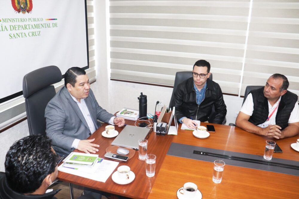 Reunión en la Fiscalía
