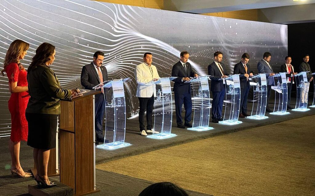 El primer debate que se desarrolló el viernes 1 de agosto. / Foto: TSE.