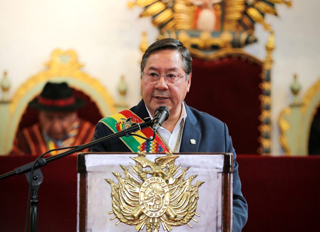 Luis Arce en su mensaje a la nación por el Bicentenario. / Foto: MHYE.