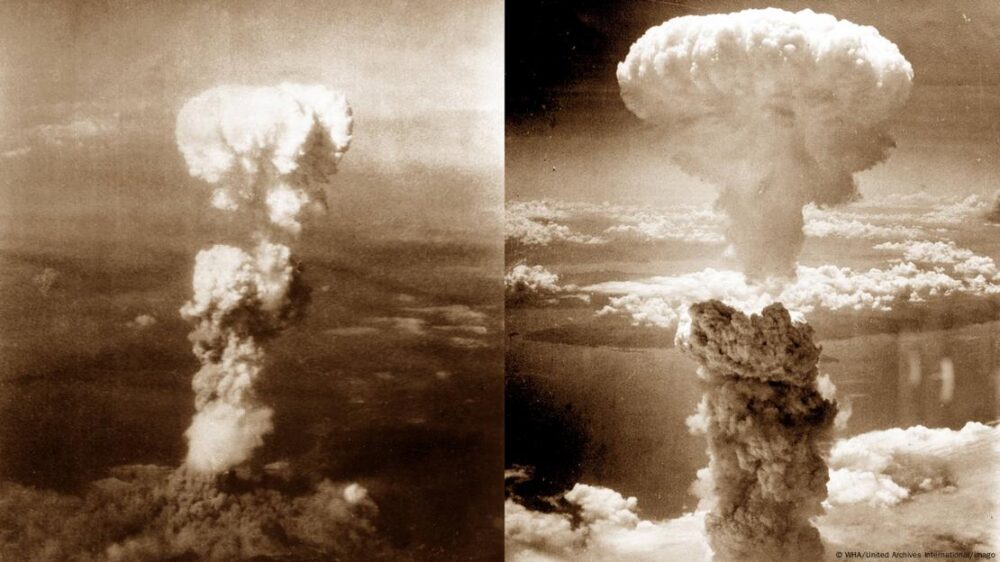 Los hongos atómicos de la bomba nuclear sobre Hiroshima (izqda.) y Nagasaki (dcha.). Los hongos atómicos de la bomba nuclear sobre Hiroshima (izqda.) y Nagasaki (dcha.).