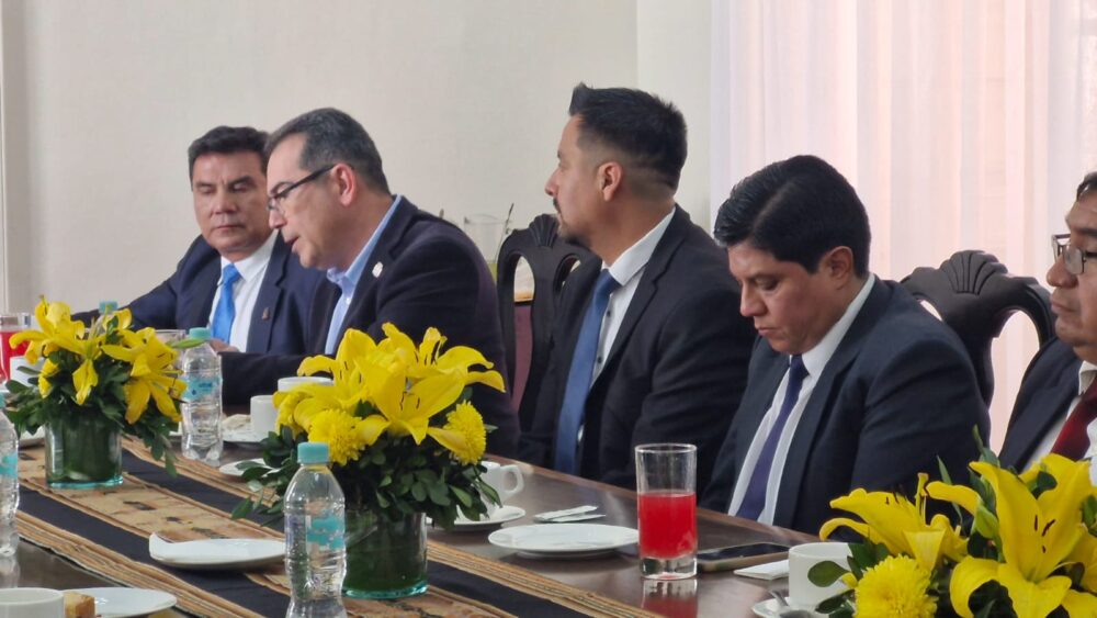 Mario Aguilera ya está en Sucre