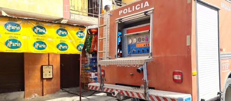 Incendio en comercio de la zona del Campesino moviliza a vecinos y bomberos