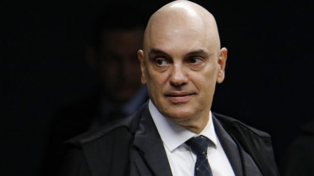 El juez Alexandre de Moraes, durante una audiencia en el Tribunal Supremo de Brasil tras ordenar el arresto domiciliario del expresidente Jair Bolsonaro, el 5 de agosto de 2025 en Brasilia