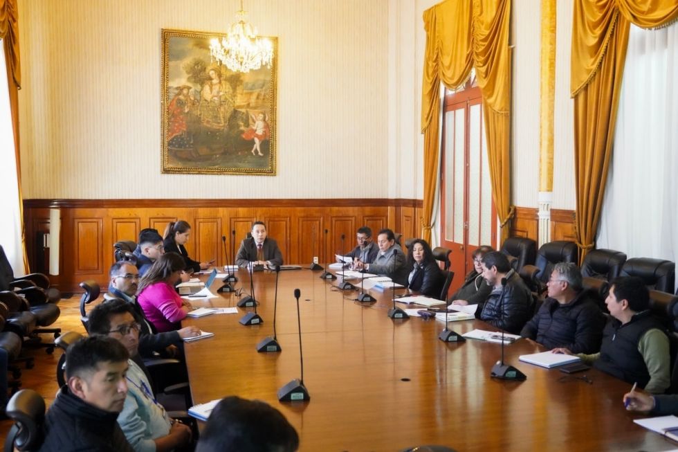 La reunión entre la Cancillería y el TSE en La Paz. 