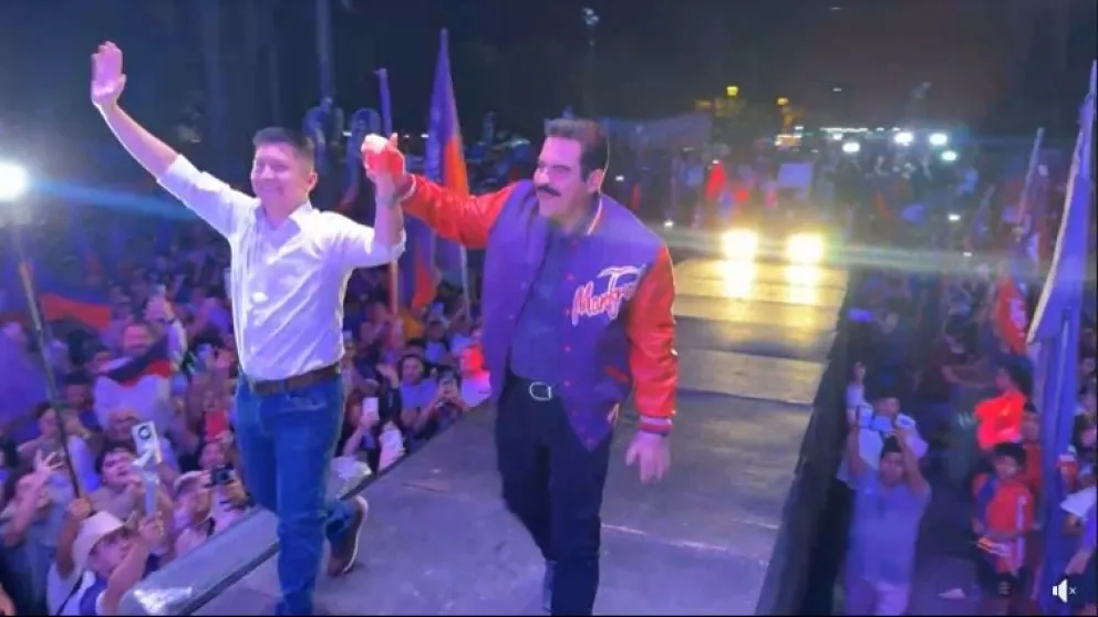 Los candidatos por la alianza APB-Súmate en su cierre de campaña en el Plan 3000 de Santa Cruz. Foto: Captura