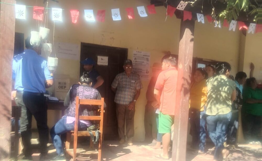 mesas electorales abrieron con retraso 
