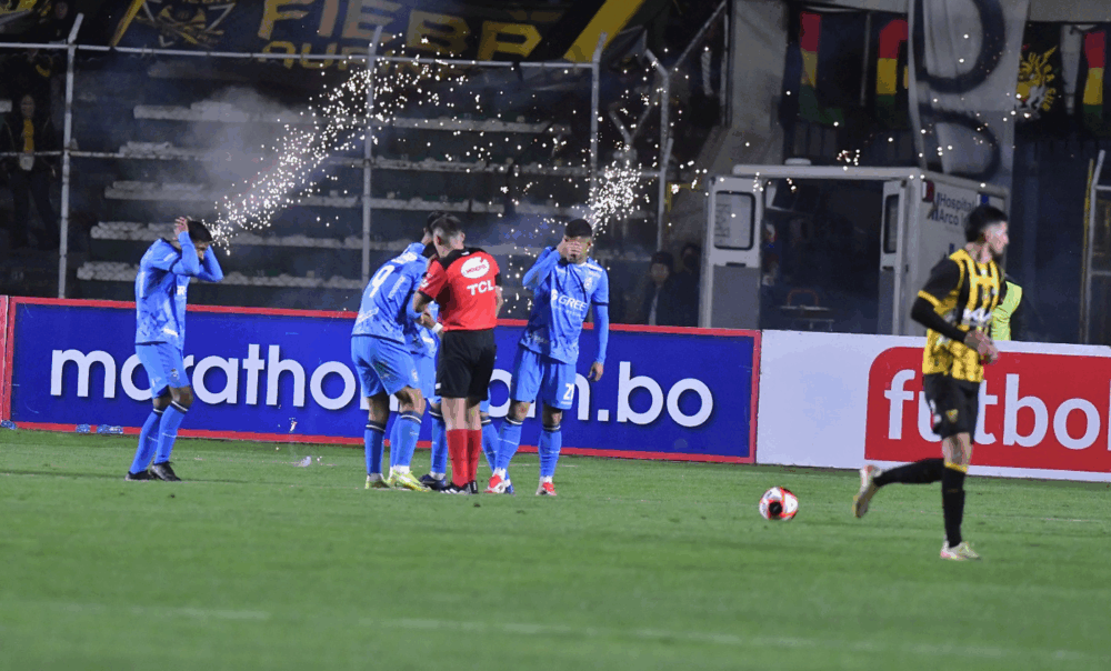 Jugadores de Blooming y de The Strongest fueron agredidos en el Siles. Foto. APG 