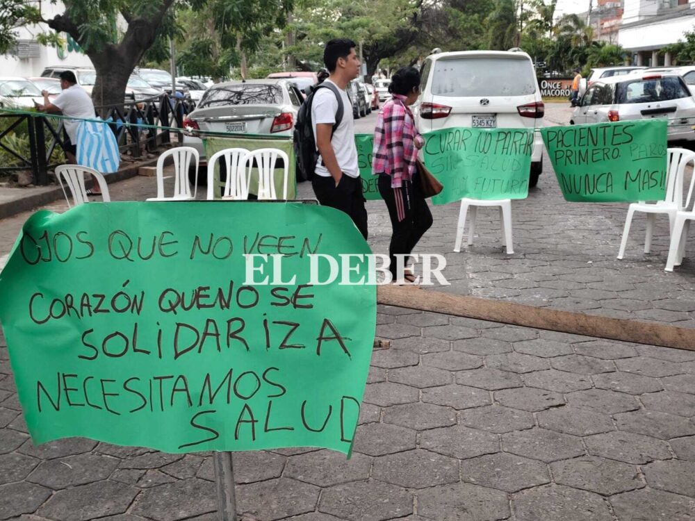 Paro de salud - pacientes del Hospital Oncológico | Fotografía: Juan Carlos Torrejón