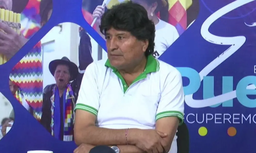 Evo Morales en su programa en Radio Kawsachun Coca