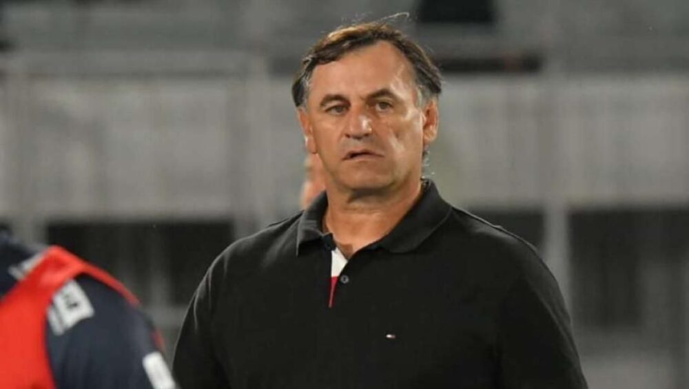 Carlos Bustos, DT del Tigre.