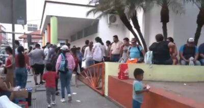 Santa Cruz: Largas filas en el Hospital de Niños ante el anuncio de paro médico