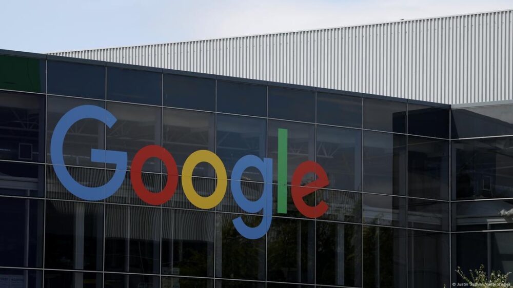 Fachada de la sede de Google en Mountain View, California, EE. UU.