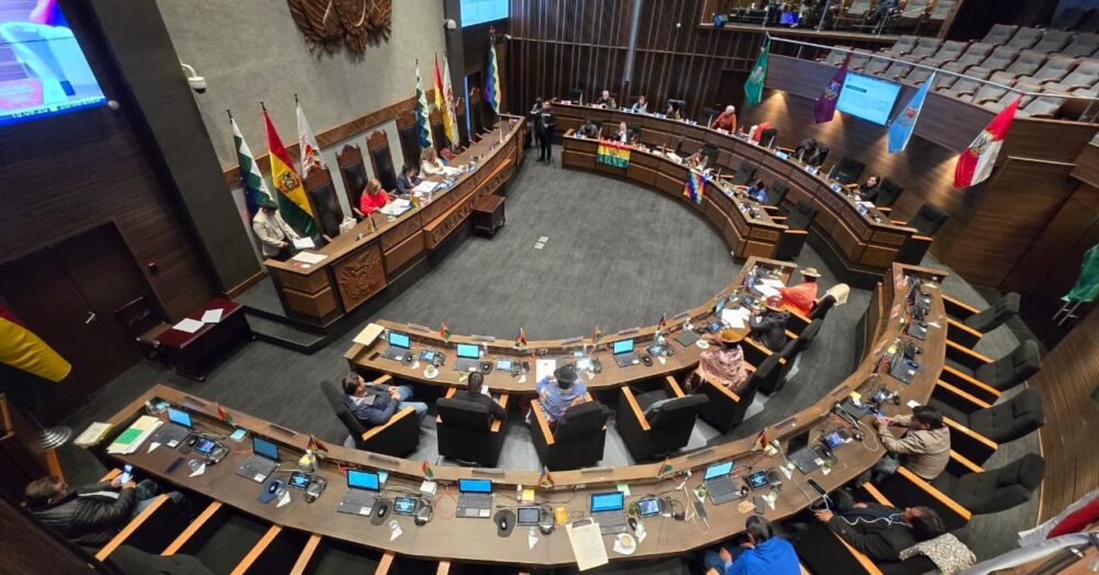 El pleno del Senado ya aprobó el proyecto que establece el procedimiento para la selección, elección y designación de vocales del Tribunal Supremo Electoral. Foto ALP