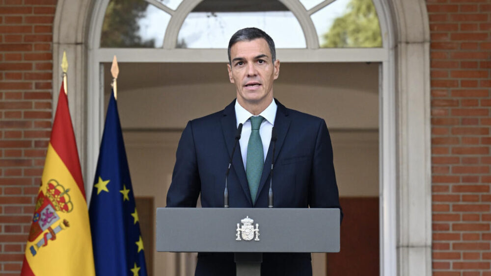 El presidente del Gobierno español, el socialista Pedro Sánchez, habla durante la comparecencia en el palacio de la Moncloa en que anunció las medidas para tratar de "detener el genocidio en Gaza", el 8 de septiembre de 2025 en Madrid