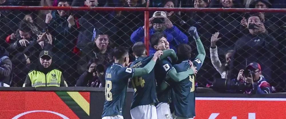 Los jugadores de la selección boliviana celebraron el gol de Terceros Los jugadores de la selección boliviana celebraron el gol de Terceros