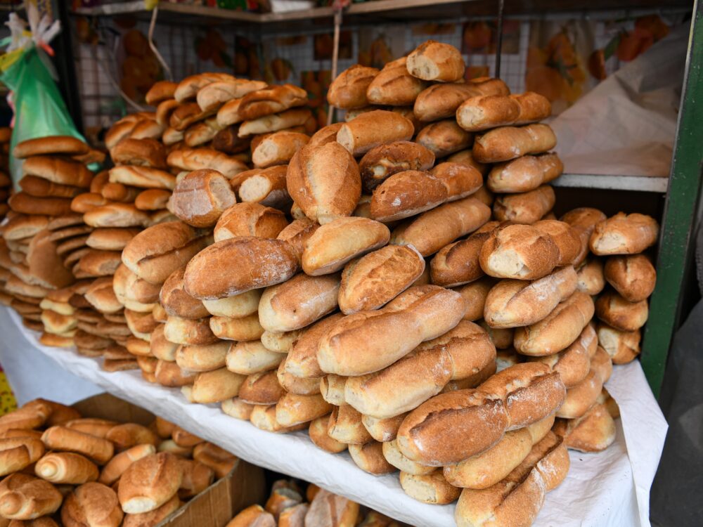Panaderos elevarán el precio del “pan de batalla” a más de Bs 1 a partir de 2026 con el nuevo gobierno