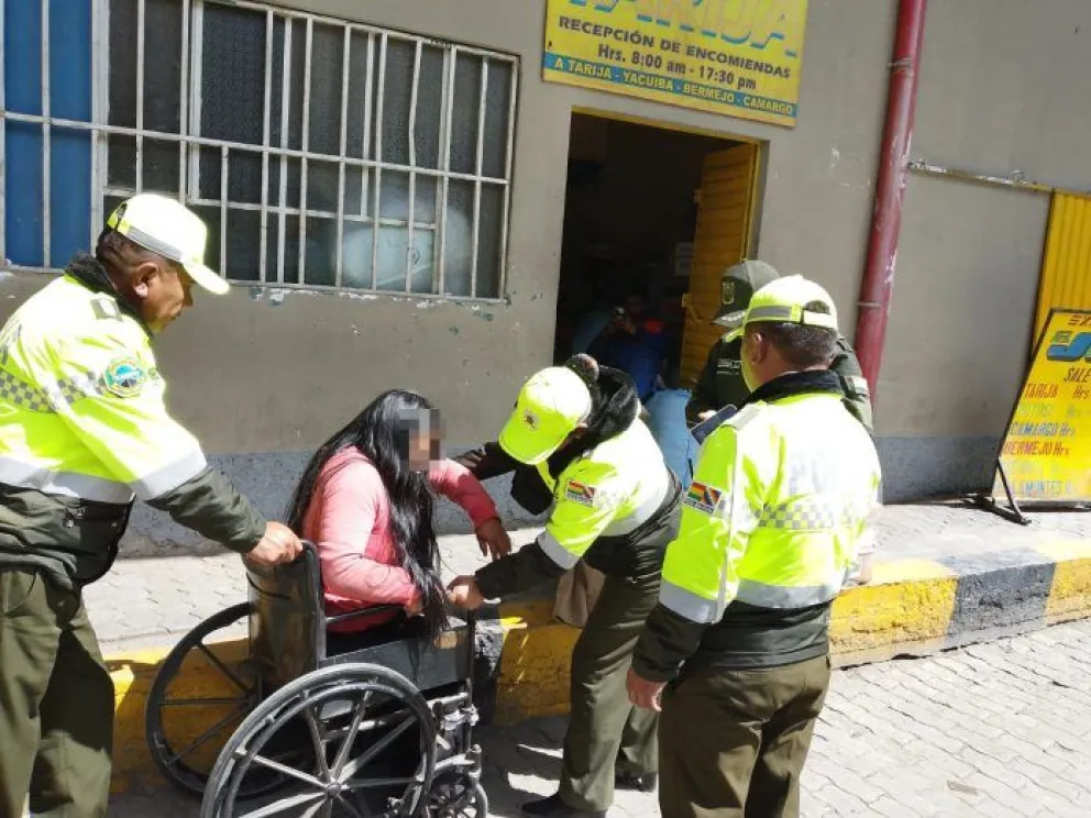 La víctima recibió masitas y un jugo en sachet de desconocidos. Le robaron todo su dinero. Foto: GAMLP