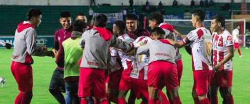 Blooming no pudo sumar en Sucre tras caer por goleada ante Independiente