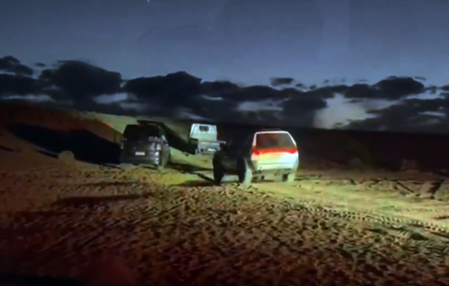 Vehículos que intentaban ingresar a Bolivia. Foto: Captura de video/Carabineros