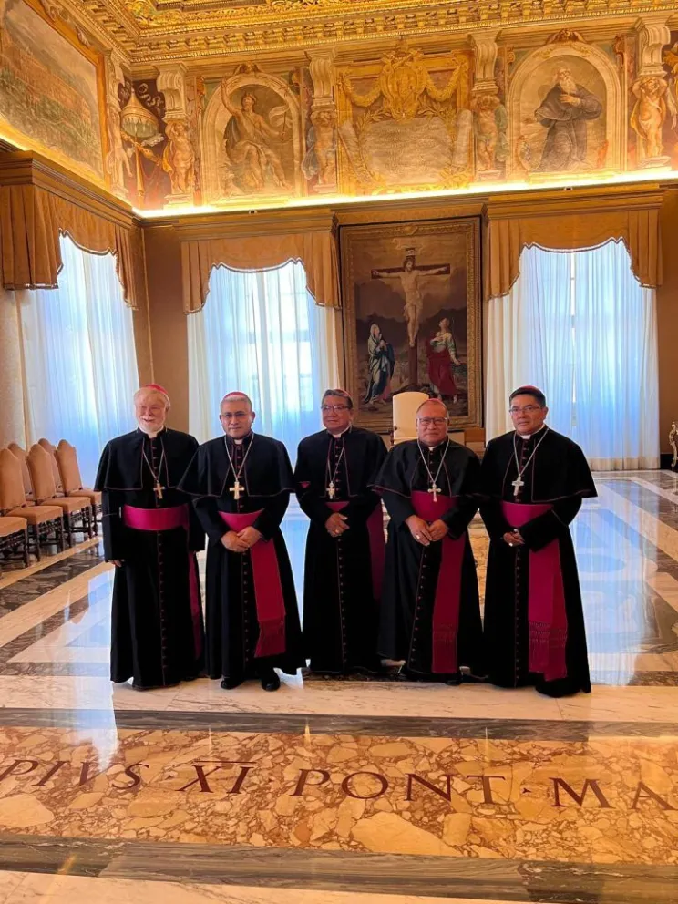Obispos de Bolivia se reúnen con el Papa León XIV y le piden que visite el país