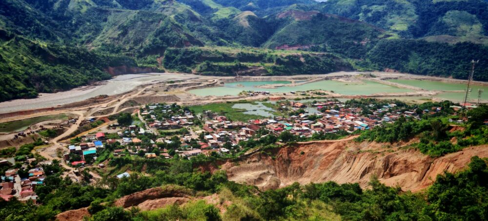 Tipuani aérea